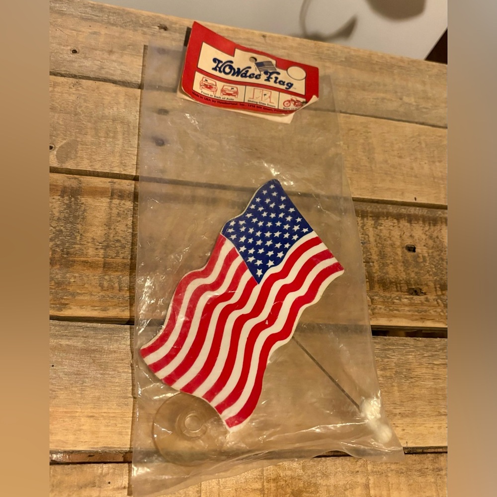 🇺🇸Vtg HOWdee American Flad Attachable to Auto/Bike/Window🇺🇸 NIP VERY RARE